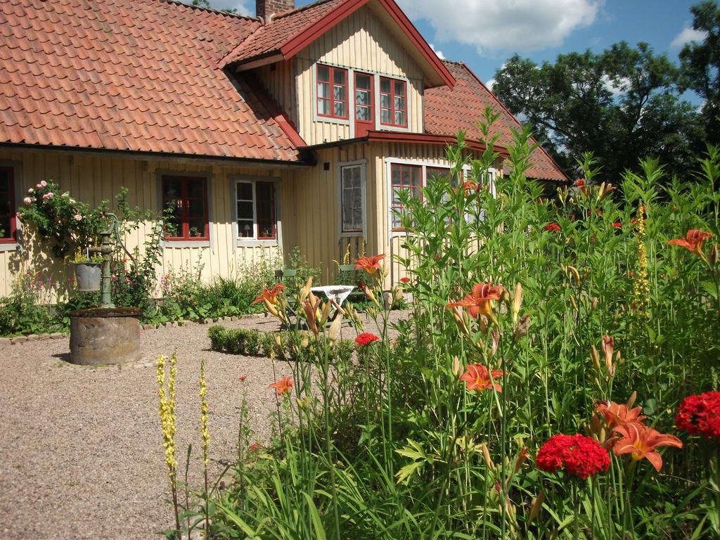 Bed and Breakfast Vildrosor & Hons Hagstad Exterior foto