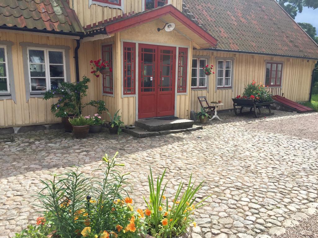 Bed and Breakfast Vildrosor & Hons Hagstad Exterior foto